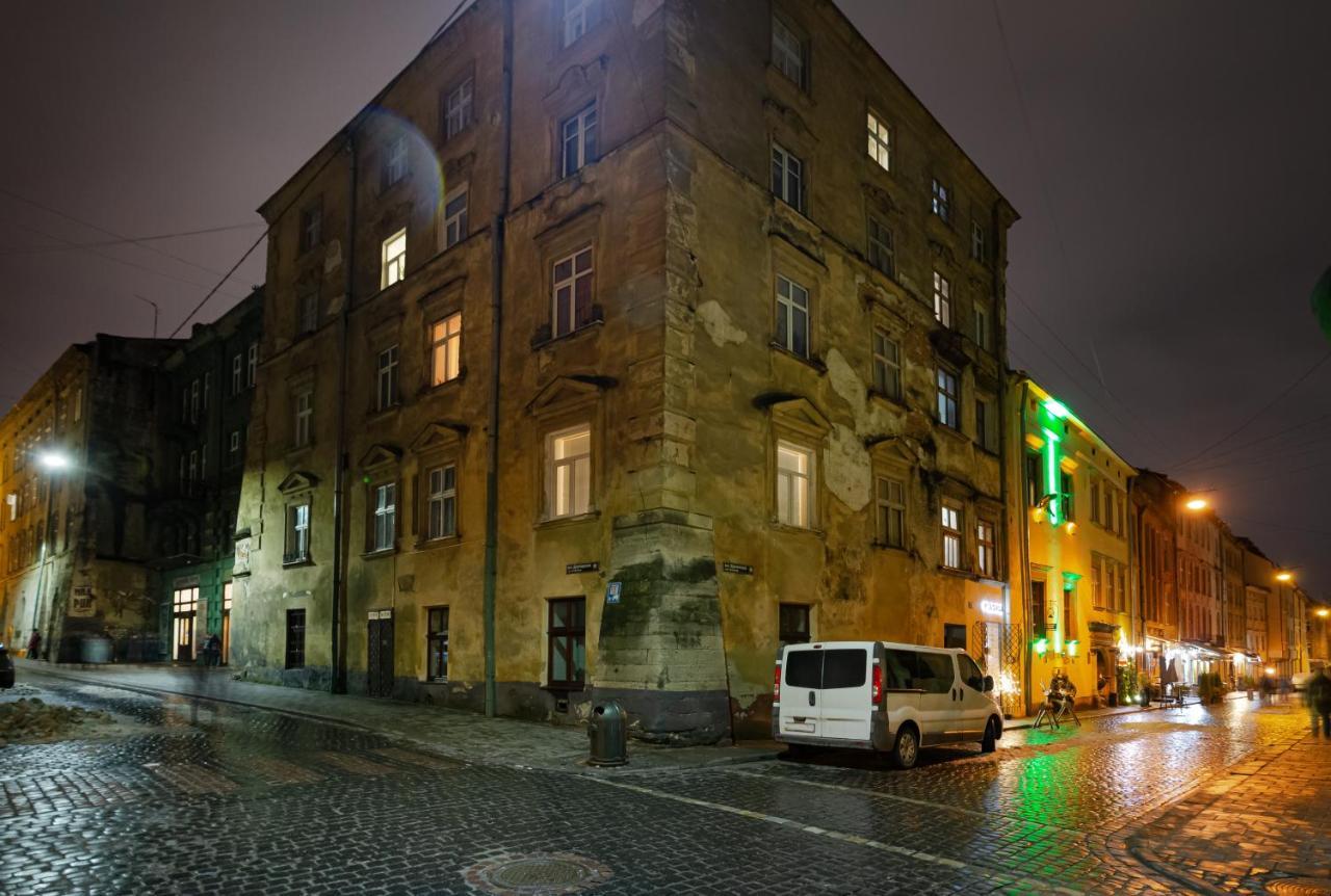 Old House Apartment Lviv Buitenkant foto